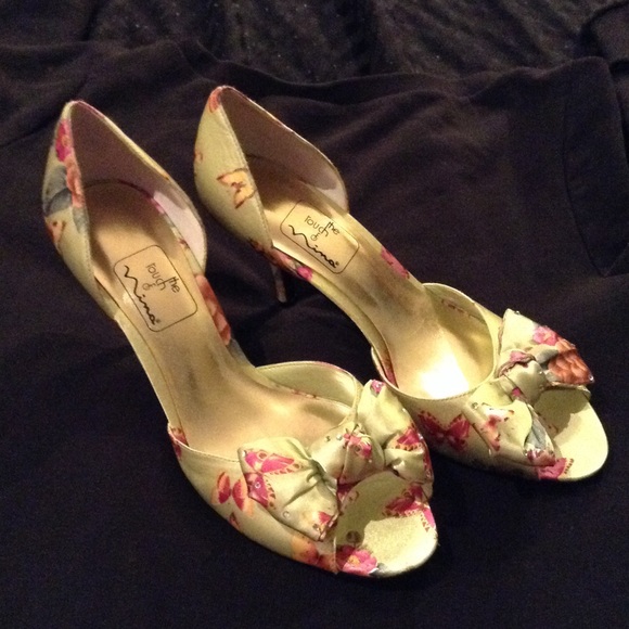Floral bow peep toe heels
