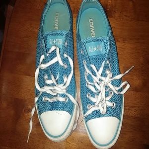 Converse sparkly blue low top