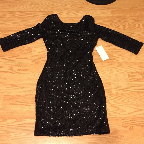 Sequined long sleeve body con dress