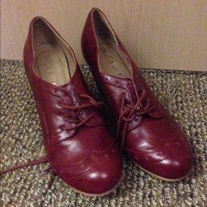 Chelsea crew unworn cherry red heels