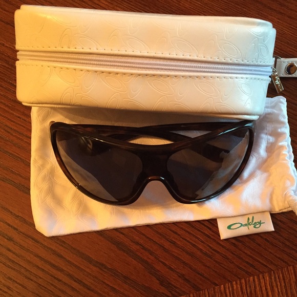 Oakley Womens sunglasses