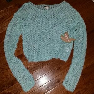 Knitted Mint crop top long sleeves.