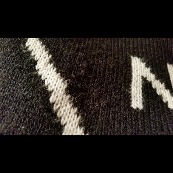 Compass Sweater - Picture 3 of 4