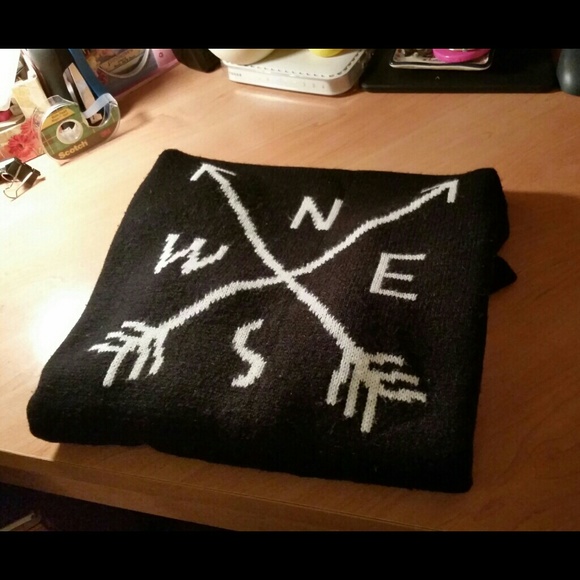 Compass Sweater - Picture 4 of 4