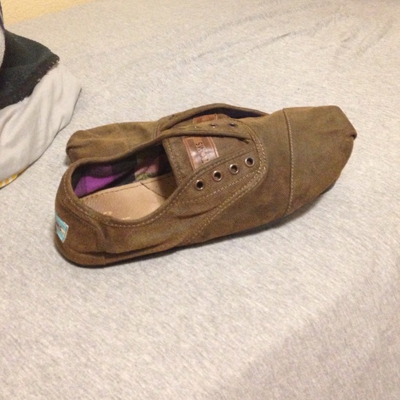 Brown corduroy toms price very flexible