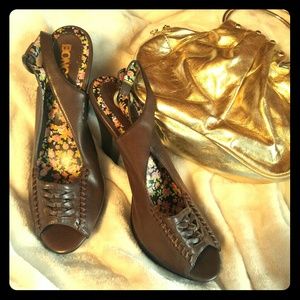 NWOT Bongo chocolate peep-toe slingback heels