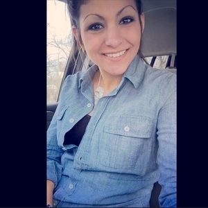 Meet your Posher, Laura