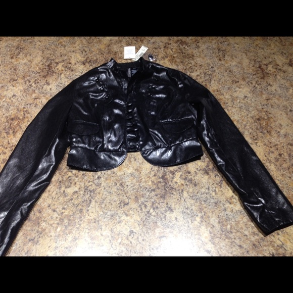 Bisou Bisou Black Pleather Crop Jacket size small - Picture 1 of 4
