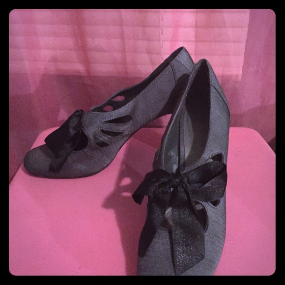 Super classy Ann Marino 3" heels