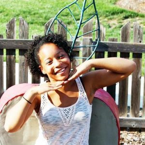 Meet your Posher, Chloe