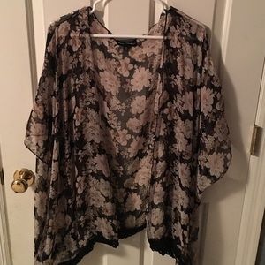 Mason+Mackenzie Floral Kimono