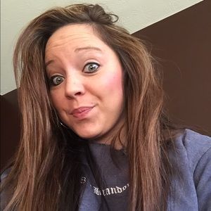 Meet your Posher, Latisha