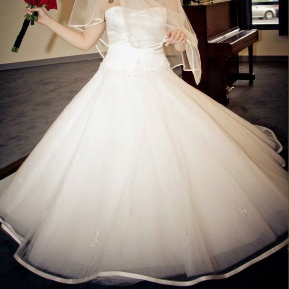 Alfred Angelo wedding gown style 1123 - Picture 1 of 4