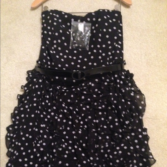 🎓🎓White House Black Market Polka Dot Dress🎓🎓