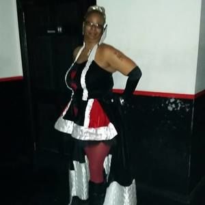 Meet your Posher, Valentiña