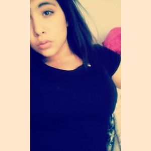 Meet your Posher, Emee