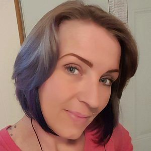 Meet your Posher, Valeda