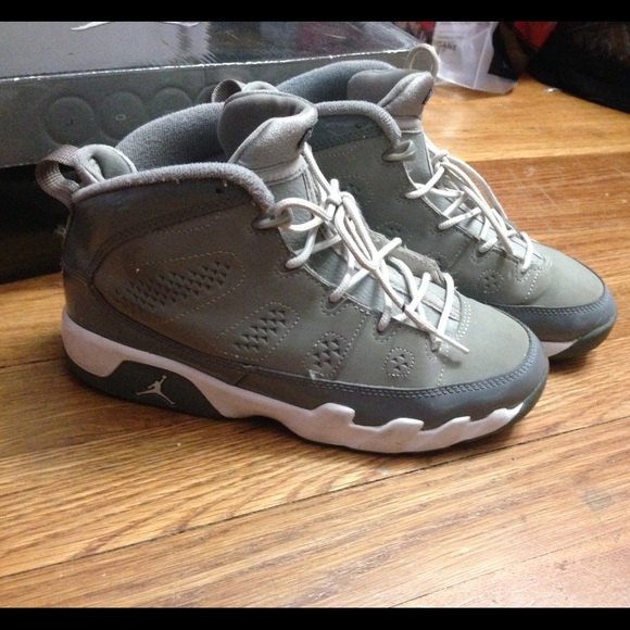 Jordan 9 coolgreys size 3y - Picture 1 of 3