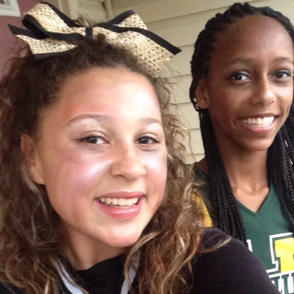 Meet your Posher, Alexis - Picture 1 of 1