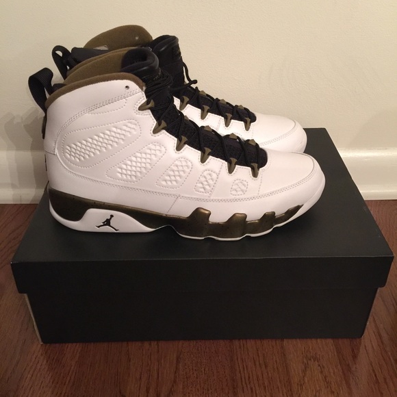 Dead Stock Jordan 9's "Statue" - Picture 3 of 4