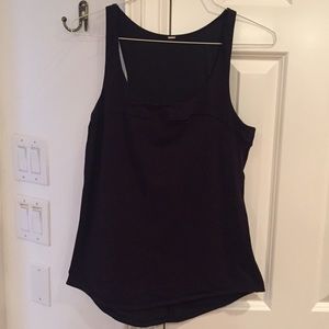Lululemon tank top.
