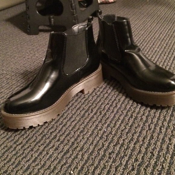 Platform Chelsea Boots