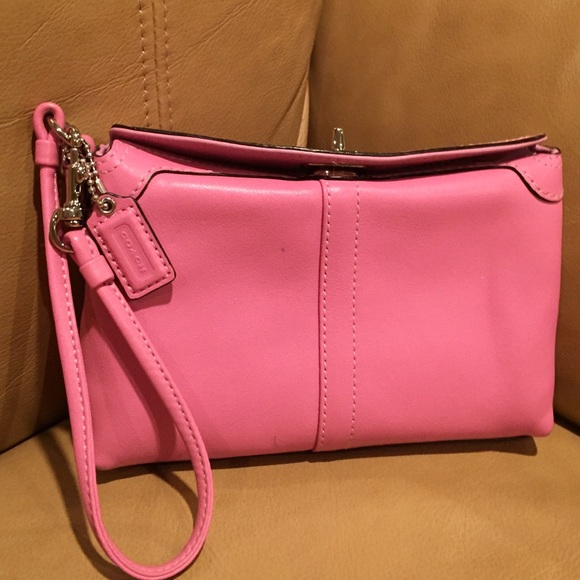 Authentic Coach Wristlet - Picture 1 of 4