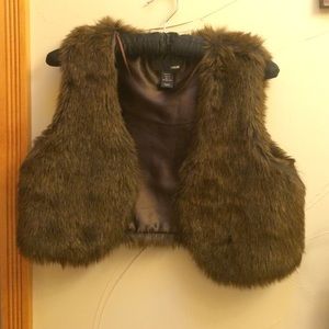 Brown Faux Fur cropped vest!!