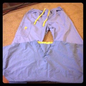 Scrubs 2piece!😷🏥👕