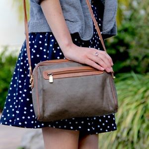 Gucci Bags - {Gucci} Vintage Monogram Crossbody Bag Gucci Bags - {Gucci} Vintage Monogram Crossbody Bag