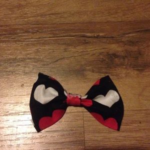 Heart hair bow