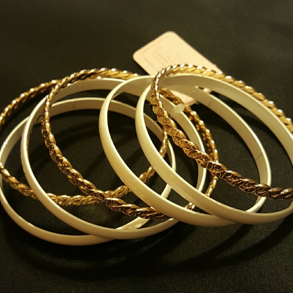 Fabulous  bangles - Picture 2 of 3