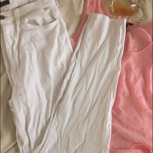 ⚪️NEW WHITE SKINNY JEANS⚪️
