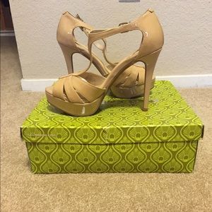 Nude Gianni Bini heels