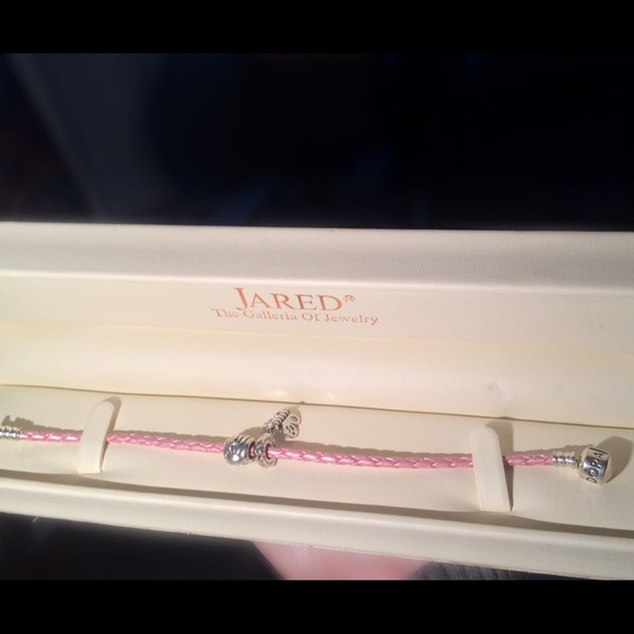 Pandora bracelet + 2 charms