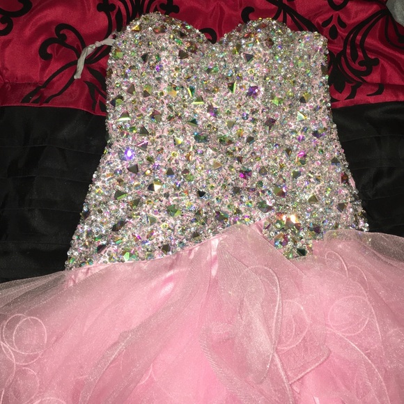 Prom dress - Picture 1 of 4