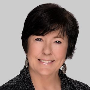 Meet your Posher, Debbie