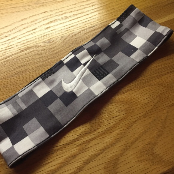 Nike Checkered Headband