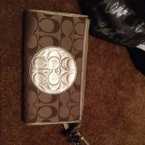 Coach purse and matching wallet