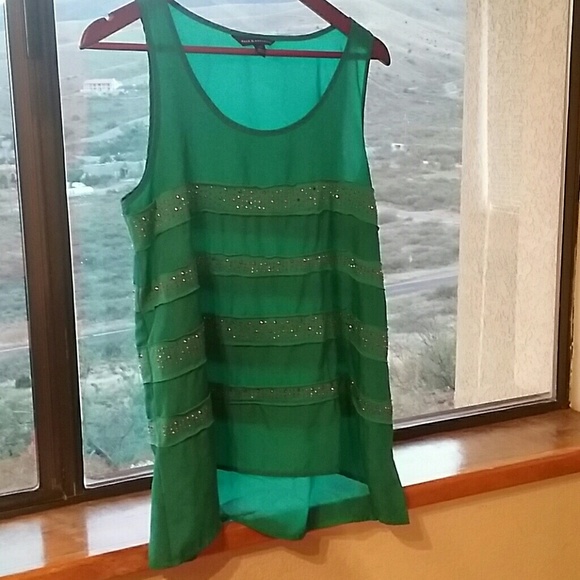Medium green shirt