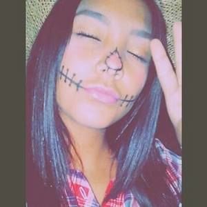 Meet your Posher, Dennise