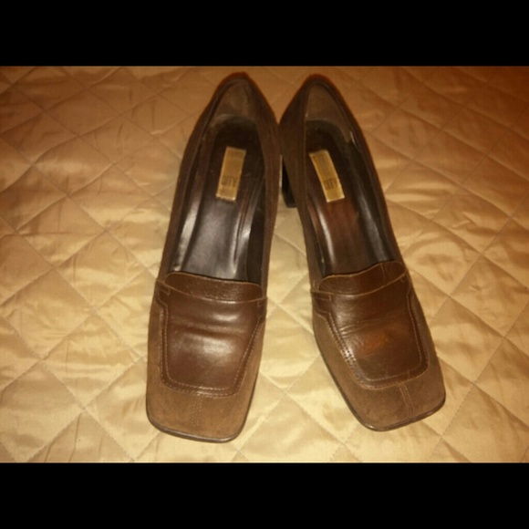 DKNY. City Brown Leather and Suede Heels