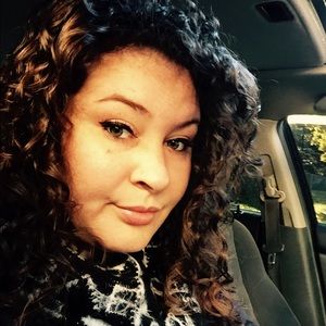 Meet your Posher, Brenna