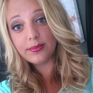 Meet your Posher, Allyssa