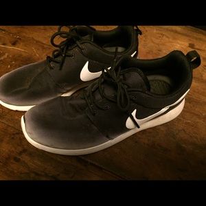 Nike Roche Runs