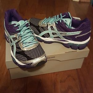 NWT Asics Gel Cumulus 16