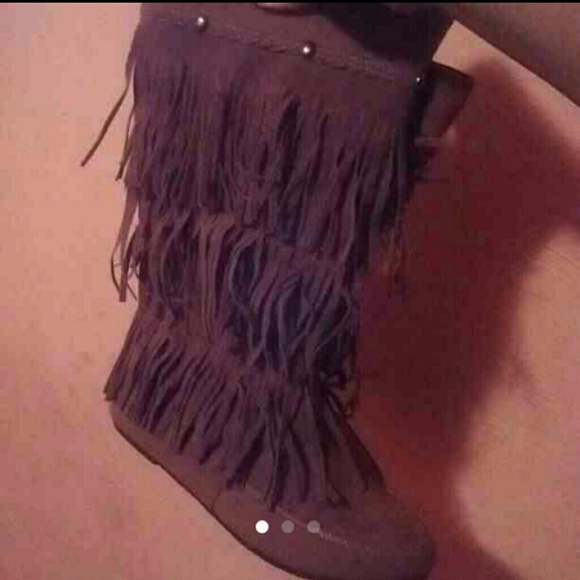 Fringe boots