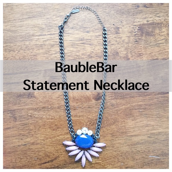 🌸 BaubleBar Blue & Lavender Statement Necklace 🌸