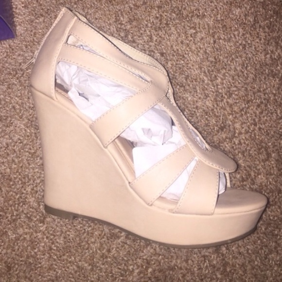 Brand new Nude/Cream wedges