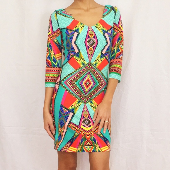 Beautiful mint geometric dress - Picture 2 of 3